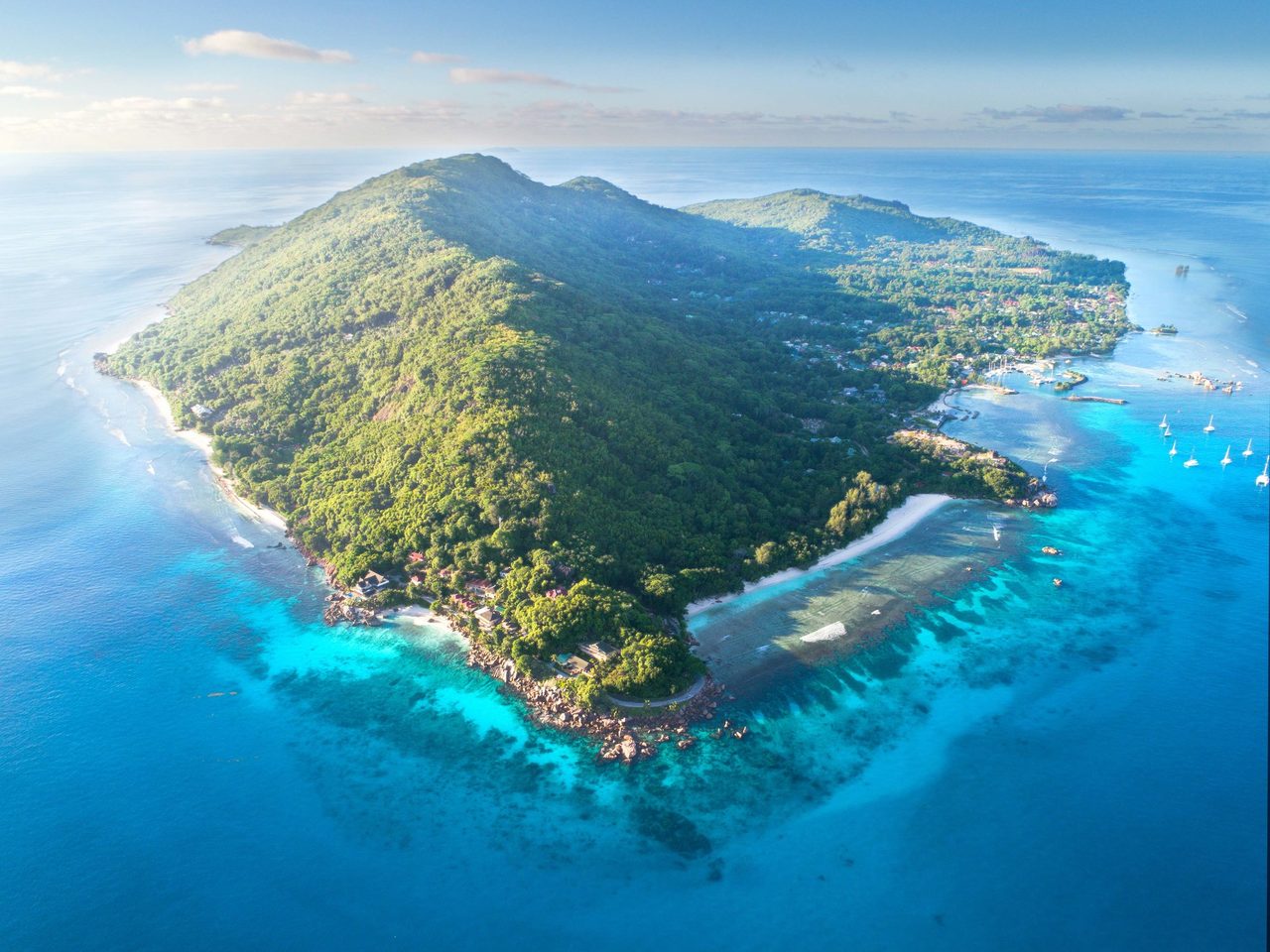 Port Victoria, Mahé, Seychely, Afrika, Destinácie, Plavby loďou po ...