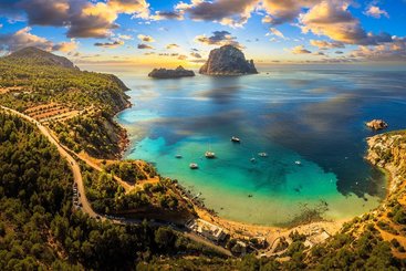 Preplávanie zálivom pri ostrove Ibiza