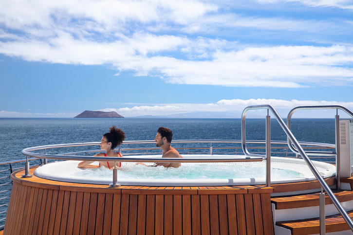 06B_JACUZZI_3374R