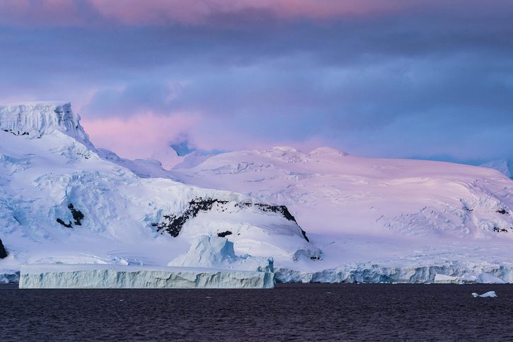 Proplutí průlivem gerlache strait - Gerlache-Strait-,-Antarktida3
