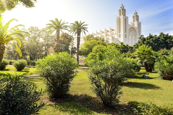 Casablanca - Pohľad na mešitu s dvoma minaretmi v Casablance