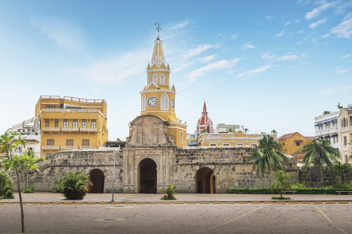 Cartagena de Indias – historická brána s Hodinovou vežou.