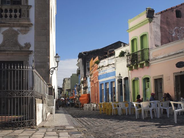 Panorama architektury historické ulice Bom Jesus v Recife, Brazílie