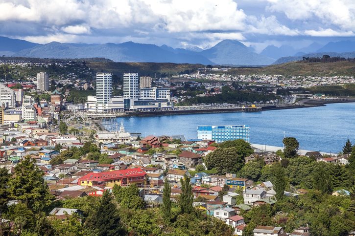 Pohled na město Puerto Montt, Chile