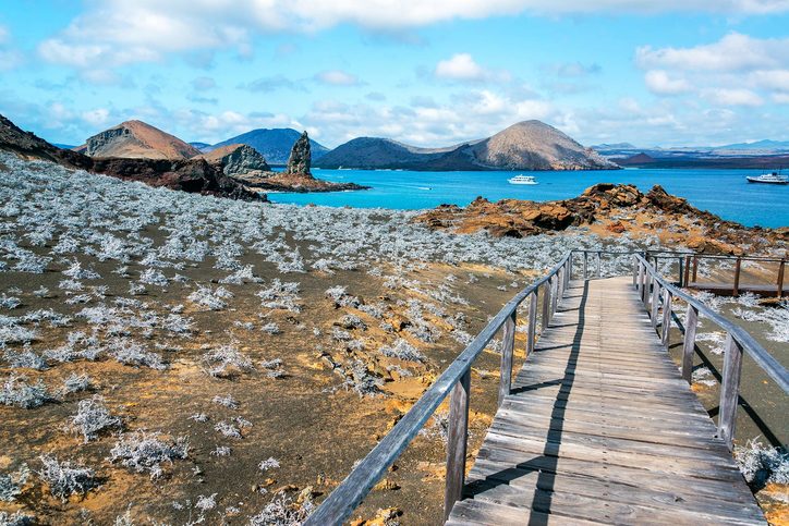 Cesta k vulkanické formaci na ostrove Bartolmé, Galapágy