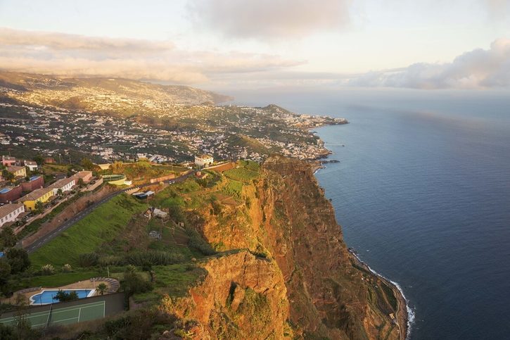 Funchal – Dramatické pobrežie Madeiry.