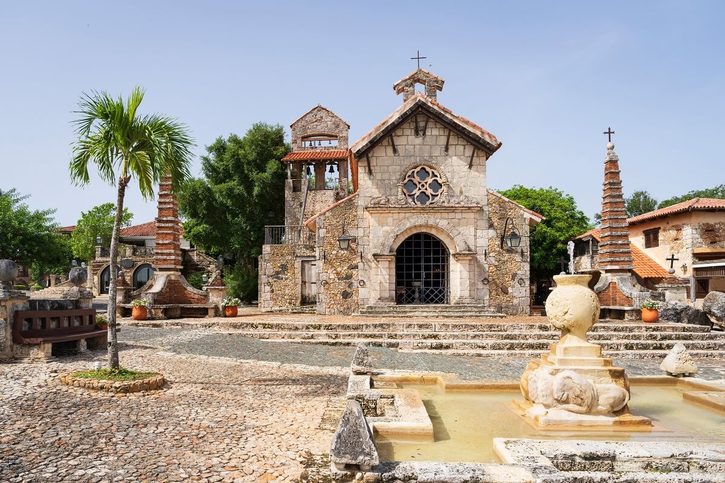 Kostol Altos de Chavón v La Romana