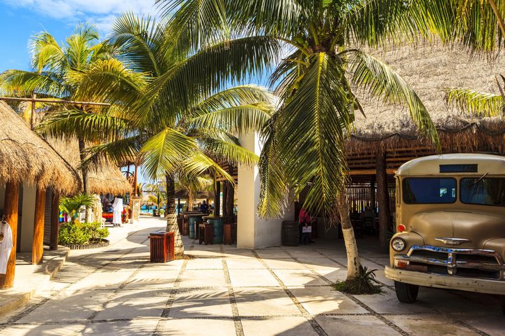 Terminál pro výletní lodě v Costa Maya