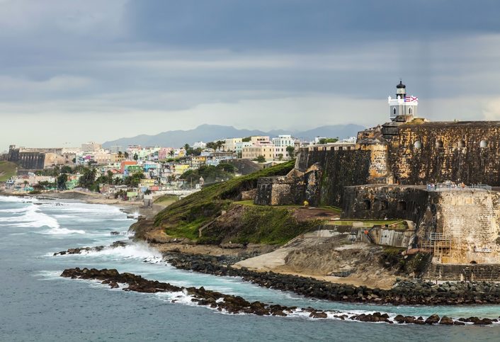 Nejvýznamnější památkou Starého města je pevnost Castillo de San Felipe del Morro, nazývaná též zkráceně El Morro. Byla vystavěna roku 1540 na skalnaté výspě na severozápadním konci Starého města, Portoriko