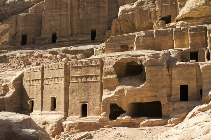 Petra - starověké skalní město lidu Nabataean, zapsané na seznam UNESCO a prohlášené jedním z Nových sedmi divů světa.