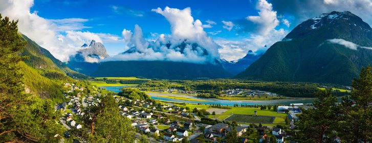 Výhled na město Andalsnes