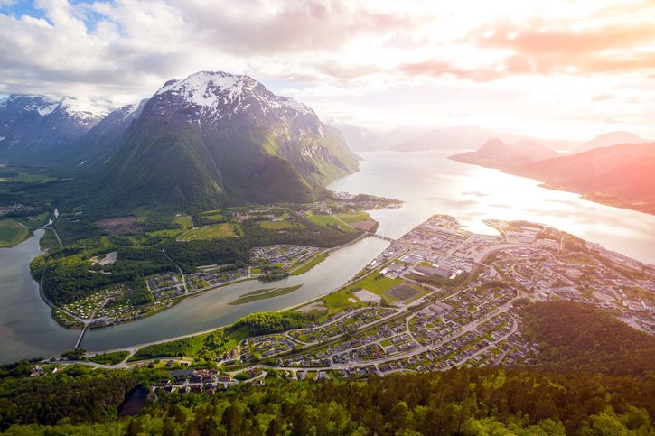 Letecký výhled na Andalsnes