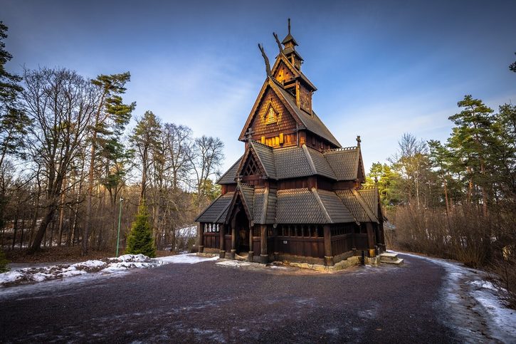 Stredoveký kostol Gol Stave (Gol Stavkirke) 