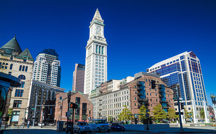 Pohled na moderní a historickou architekturu města Bostonu