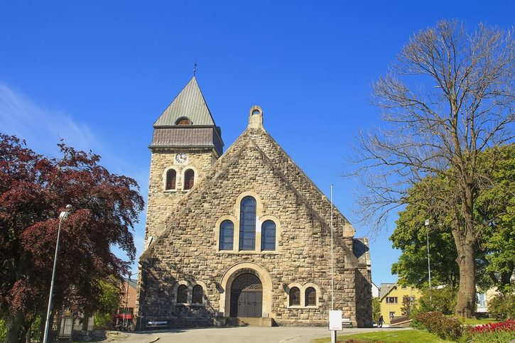 Ålesund - Kamenný kostol