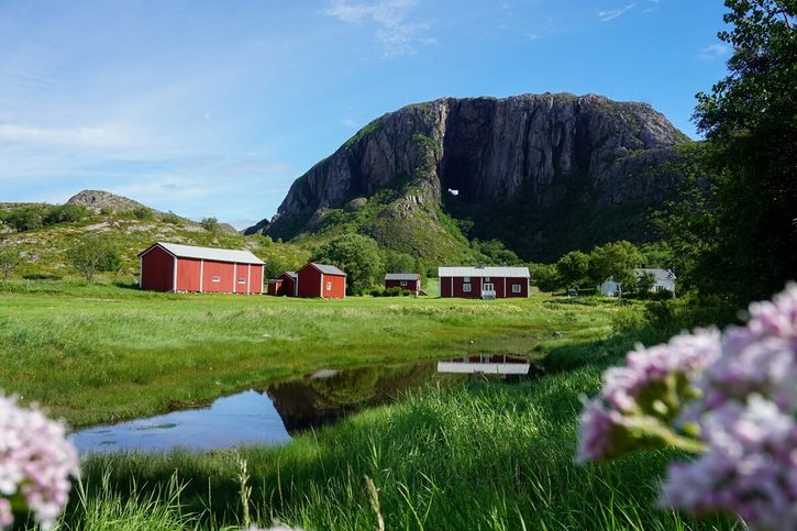Brønnøysund – Pohľad na mohutnú horu Torghatten