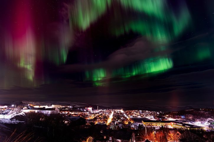 Kirkenes - Polárna žiara nad mestom Kirkenes