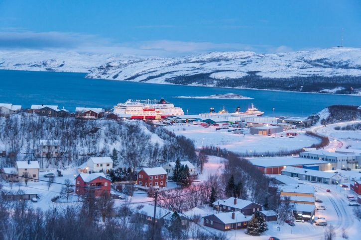 Kirkenes - Přístav v Kirkenes s výletními loděmi