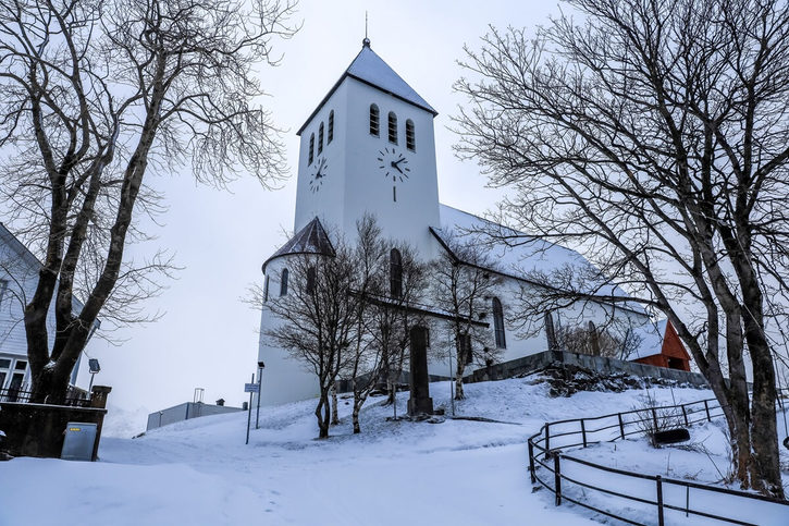 Svolvaer - Historický biely kostol