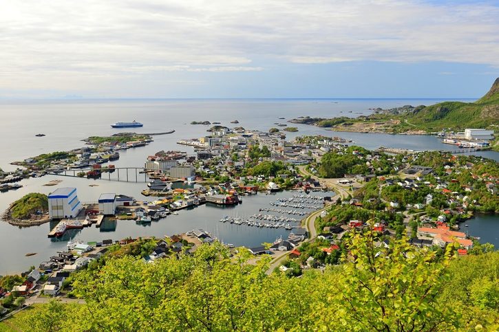 Svolvaer - Výhľad z chodníka Sherpasti Djevelporten.