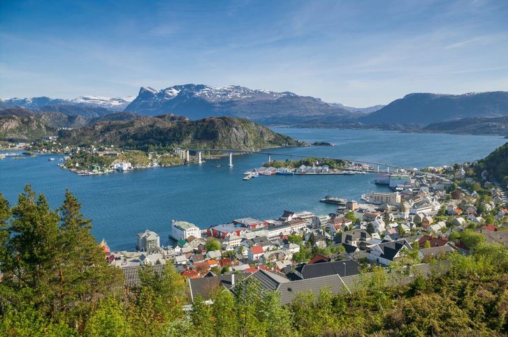 Maloy - Pohľad na prístavné mesto Maløy