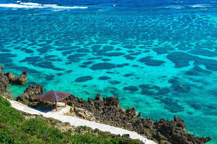 Pohled na pobřeží Miyakojima, Japonsko