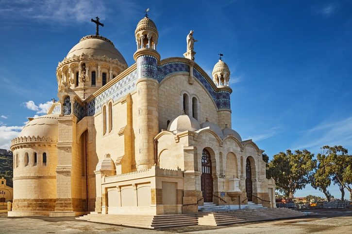 Alžír - Bazilika Panny Márie Africkej (Notre Dame d'Afrique)