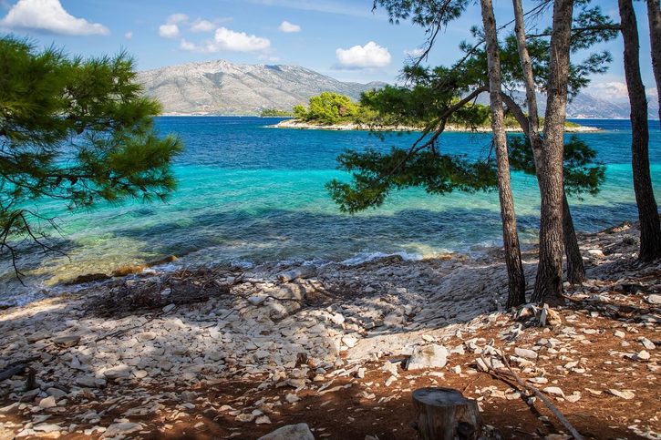 Korčula - Ostrov Badija pri pobreží Korčuly