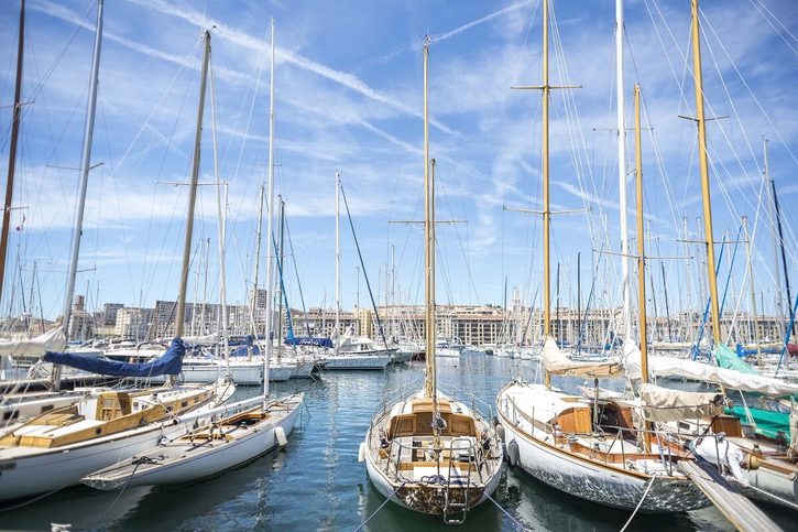 Marseille - pohled na lodě v přístavu Vieux-Port