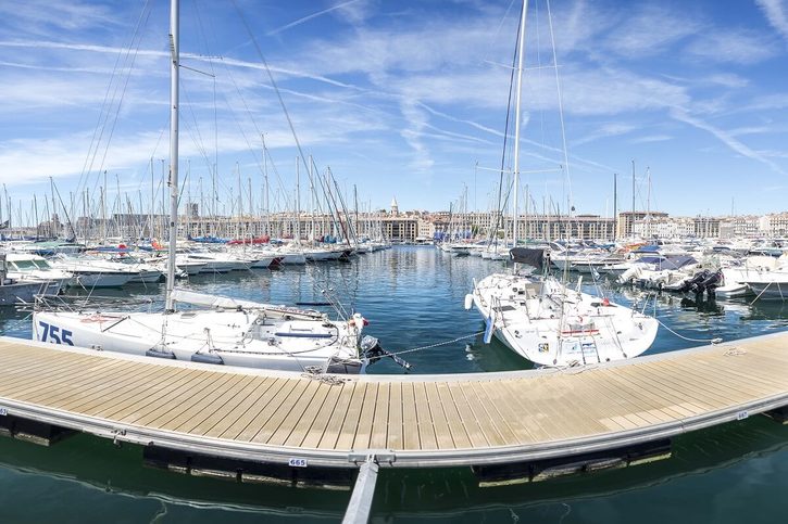 Marseille - pohled na lodě v přístavu Vieux-Port
