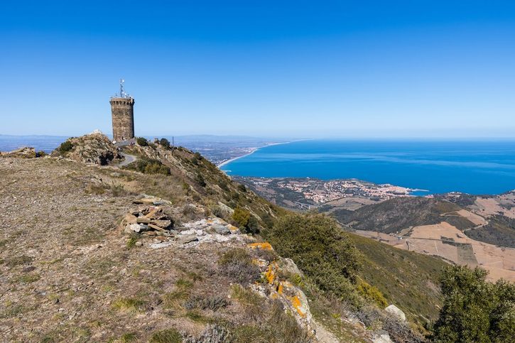 Port Vendres - Pohľad na vežu Madeloc