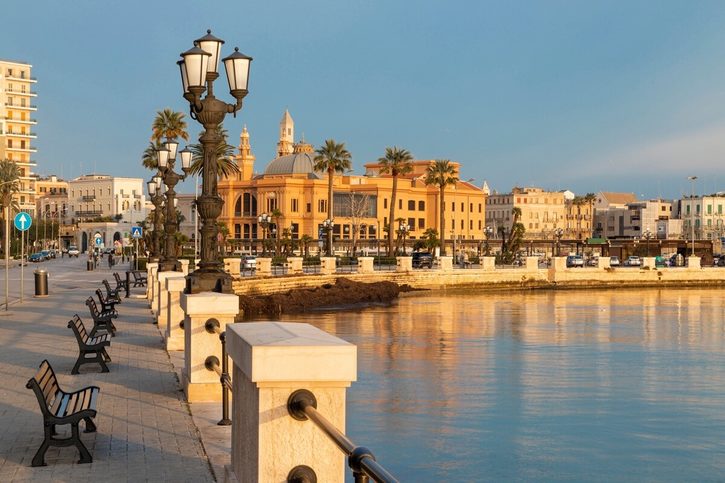 Promenáda s výhledem na divadlo - Bari