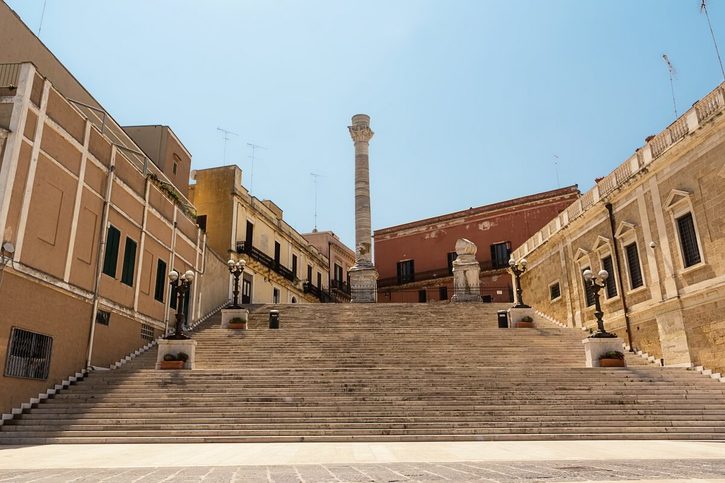 Brindisi - Koncové sloupy slavné antické silnice Via Appia