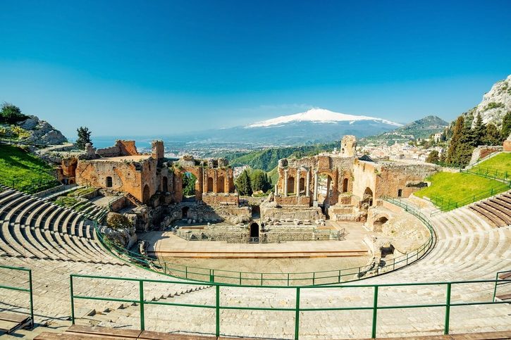 Taormina – Amfiteáter v meste Taormina