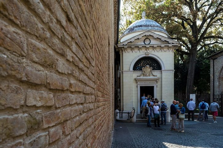 Ravenna - Hrobka Dante Alighieriho (Tomba di Dante) 