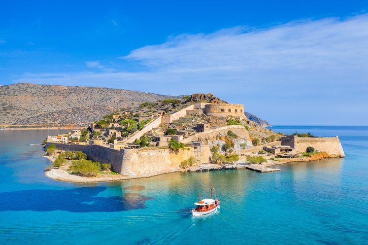 Ágios Nikólaos – Letecký pohľad na ostrov Spinalonga.