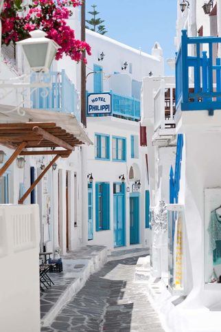 Mykonos – Typická grécka ulička  