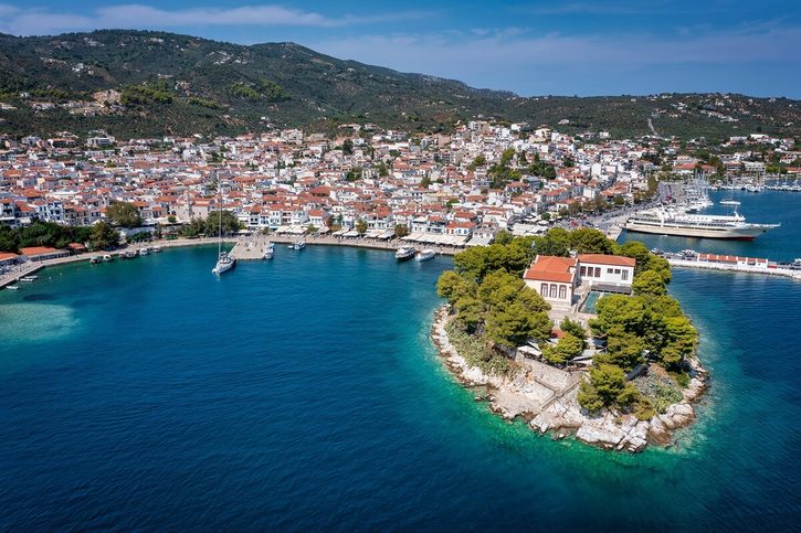 Skiathos - Letecký pohľad na mesto