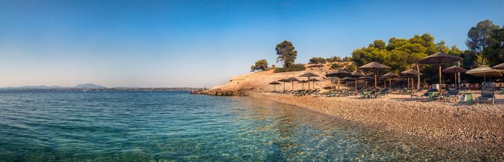 Spetses - Panoramatický výhľad na pláž Vrelos 