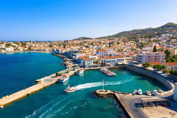 Spetses - Výhľad na mesto s prístavom