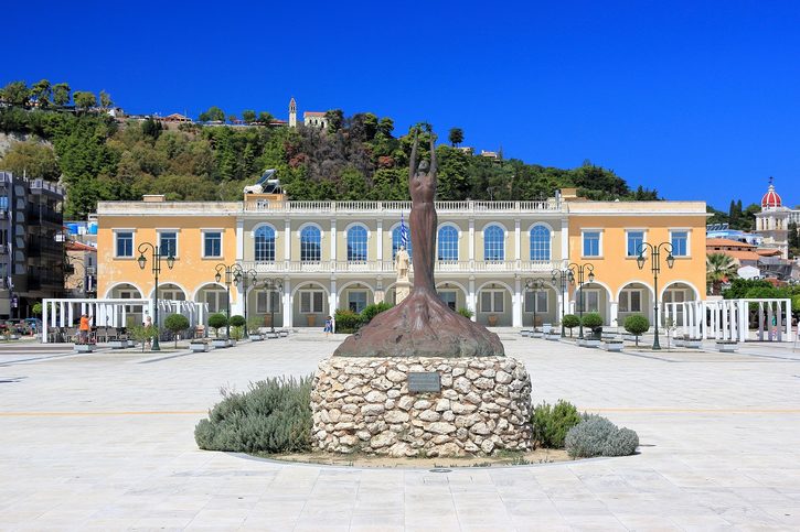 Zakynthos - Námestie Solomos v hlavnom meste  Zakynthos - Námestie Solomos v hlavnom meste