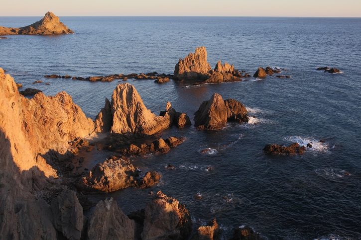 Almería – Útes morských panien v prírodnom parku Cabo de Gata-Níjar.