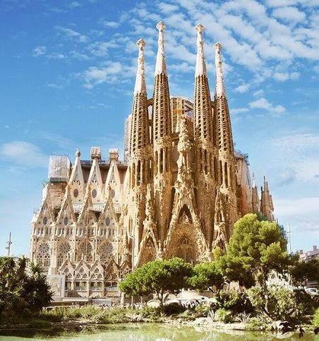 Katedrála Sagrada Familia