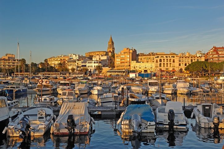 Palamós - Západ slnka nad mestom.