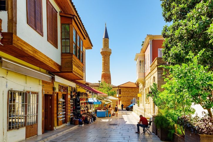 Antalya – Kesik Minare v historickej štvrti Kaleici