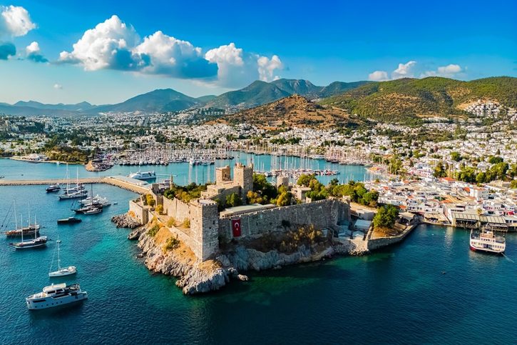 Bodrum – Letecký pohľad na Bodrum a hrad sv. Petra Bodrum – Letecký pohľad na Bodrum a hrad sv. Petra