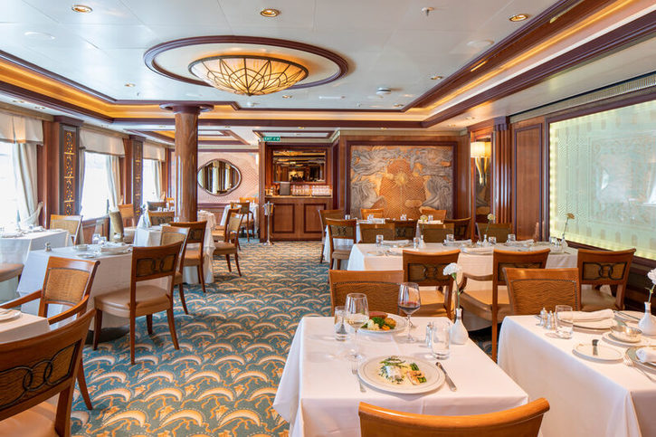 Britannia Club Restaurant - Queen Elizabeth