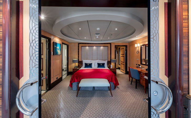 Duplexes & Suites, ložnice - Queen Mary 2