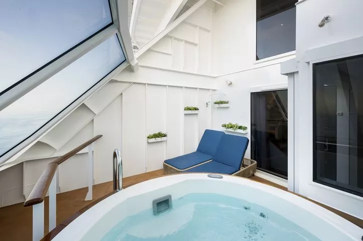 Apartmá Yacht Club Duplex s vířivkou (YJD), balkon - MSC Euribia