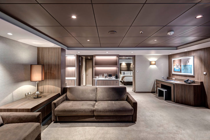 Apartmán MSC Yacht Club Royal Suite (YC3), obývacia časť – MSC Meraviglia